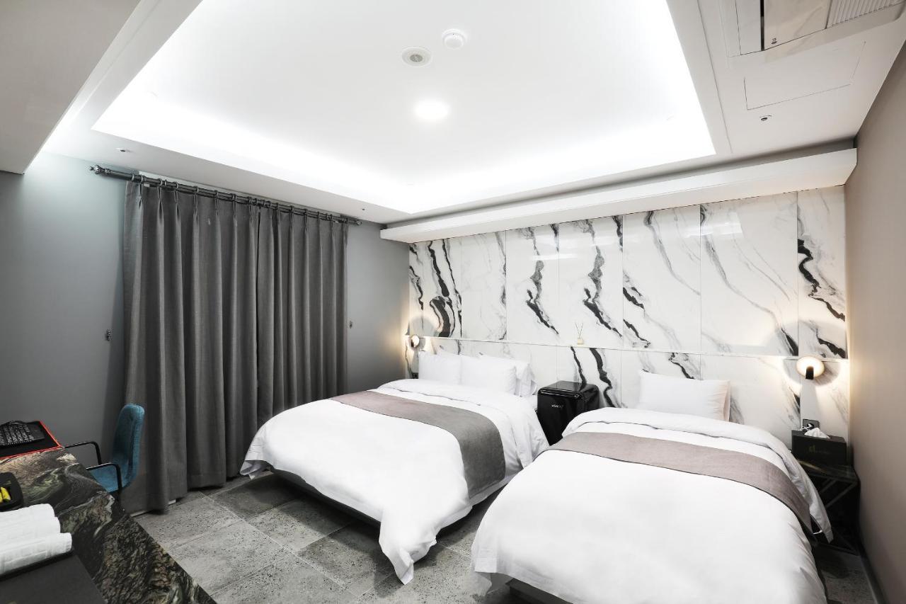 El Tower Hotel Gunsan Εξωτερικό φωτογραφία