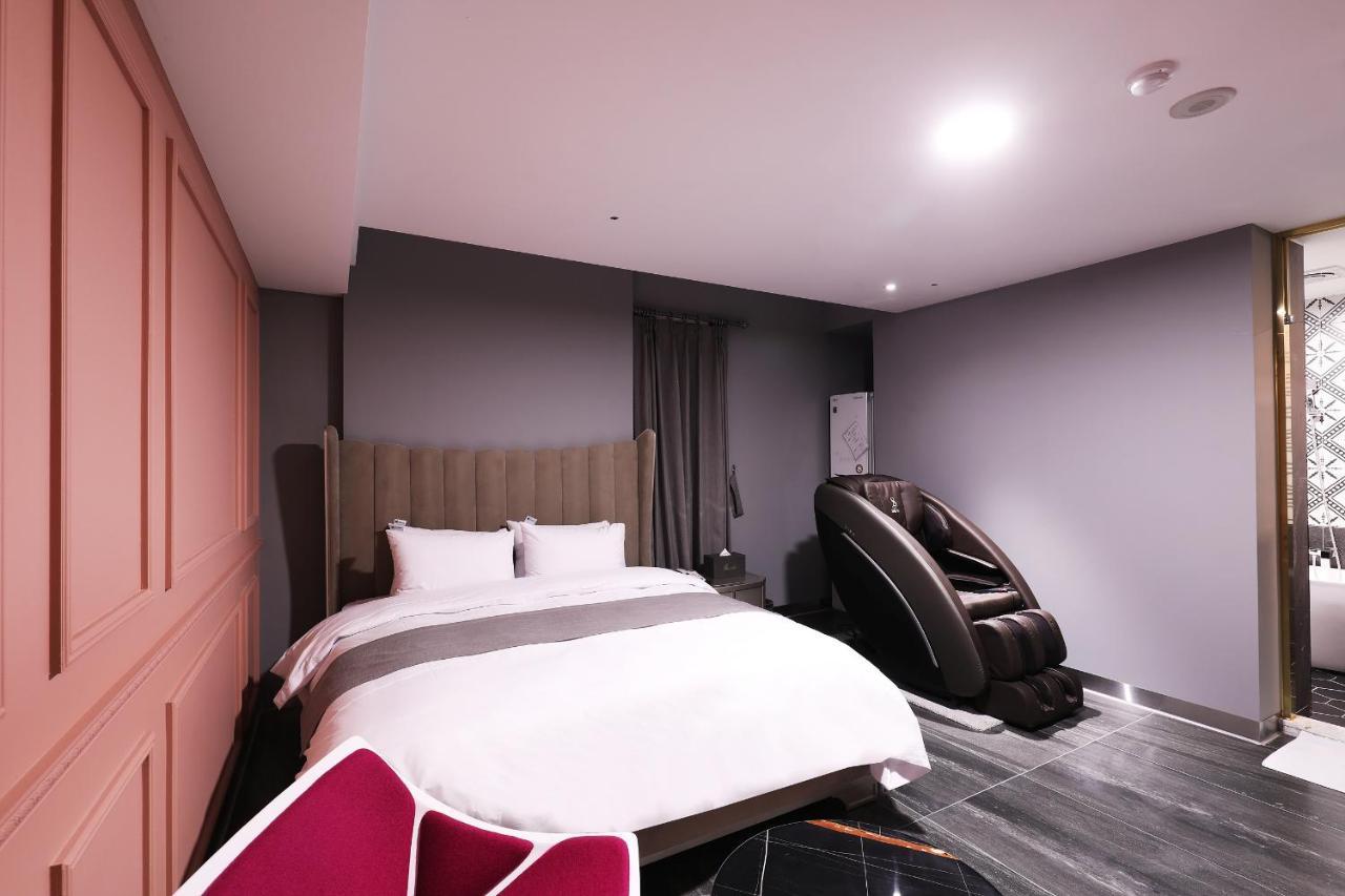 El Tower Hotel Gunsan Εξωτερικό φωτογραφία