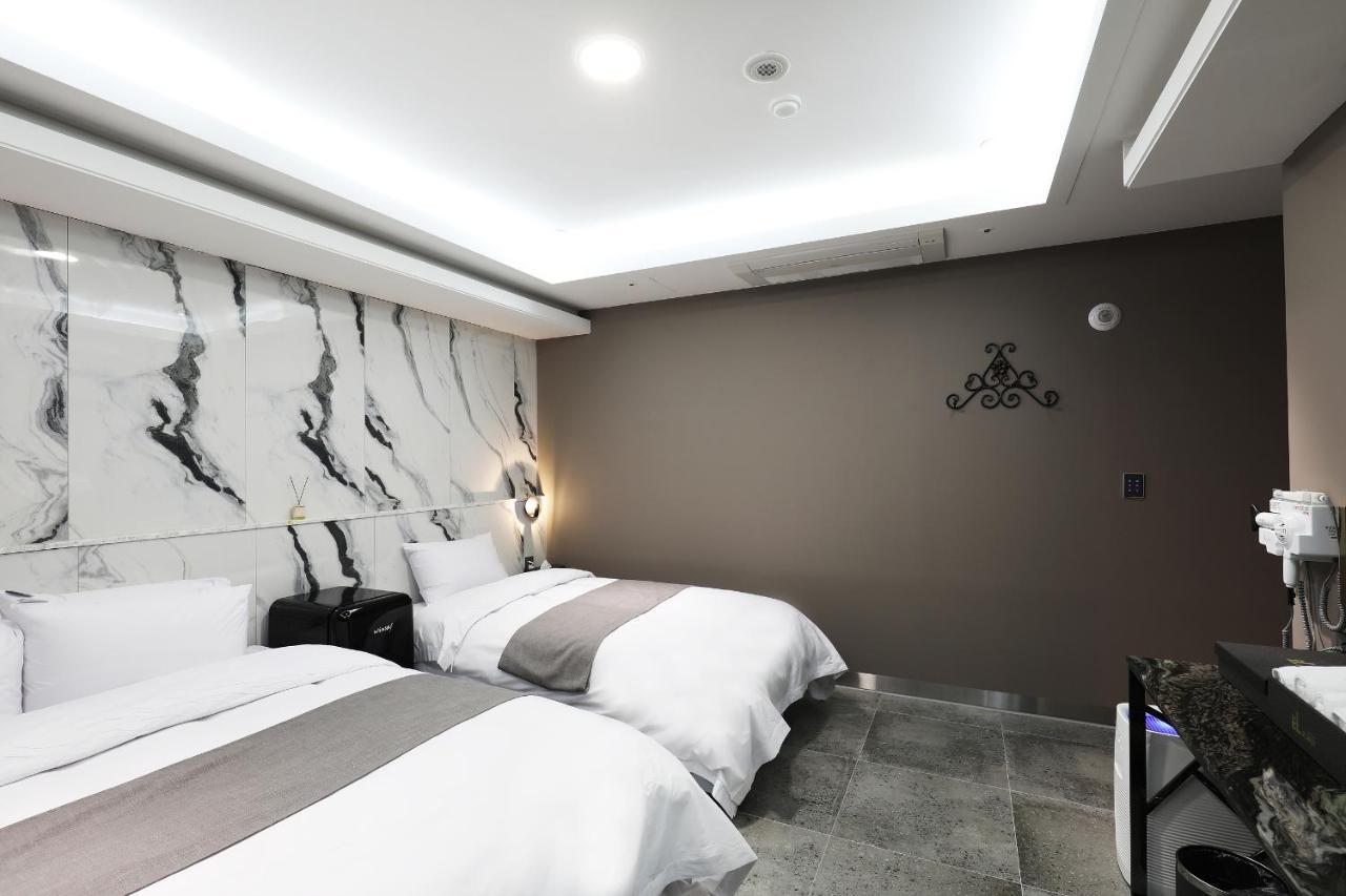 El Tower Hotel Gunsan Εξωτερικό φωτογραφία