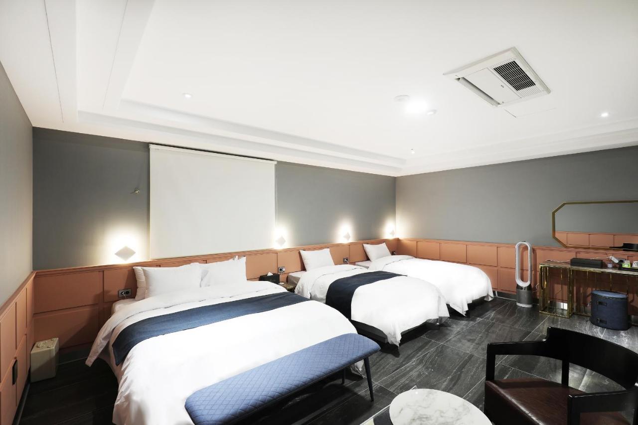 El Tower Hotel Gunsan Εξωτερικό φωτογραφία