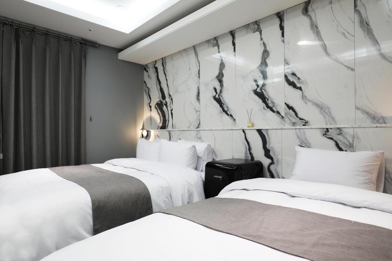 El Tower Hotel Gunsan Εξωτερικό φωτογραφία