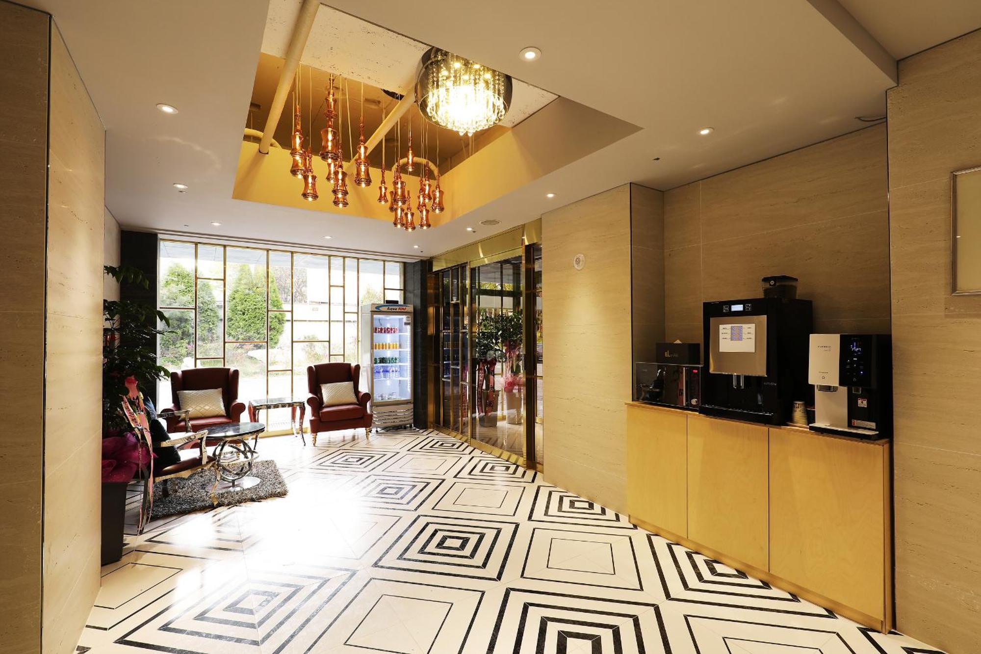 El Tower Hotel Gunsan Εξωτερικό φωτογραφία